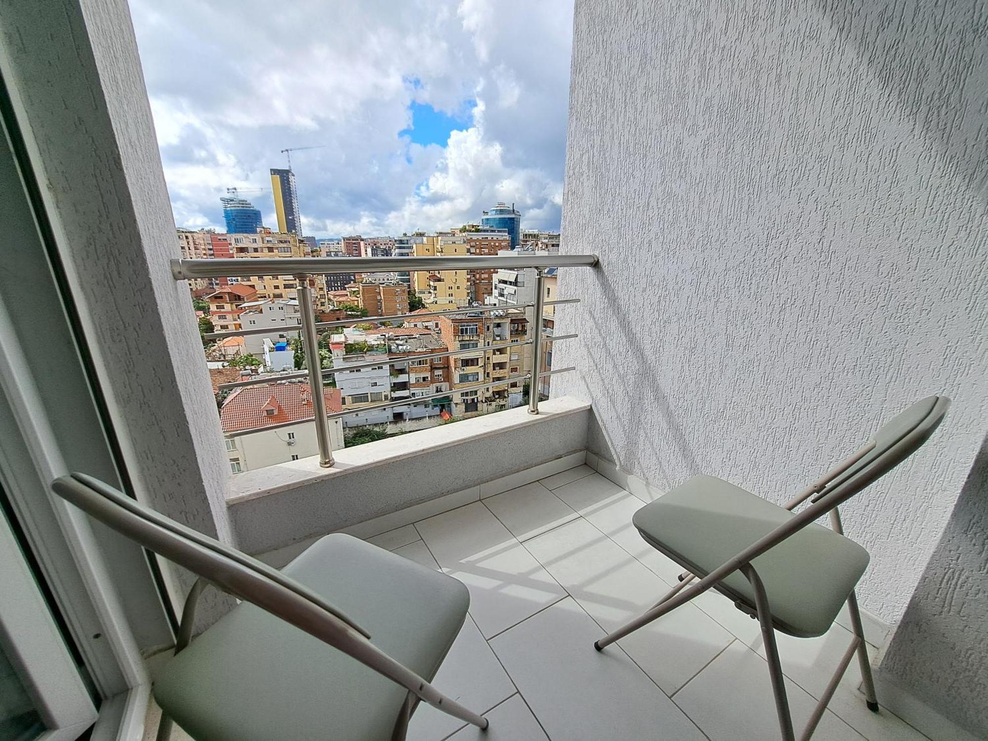 Pazari Luxury Central Apartment 地拉那 外观 照片